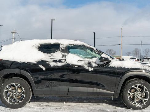 Used 2024 Chevrolet Trax LT w/ Driver Confidence Package image 5