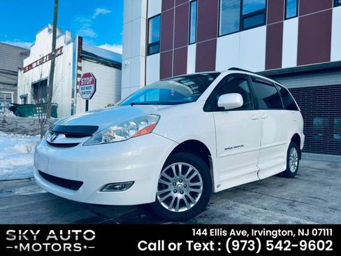 Used 2007 Toyota Sienna FWD image 1