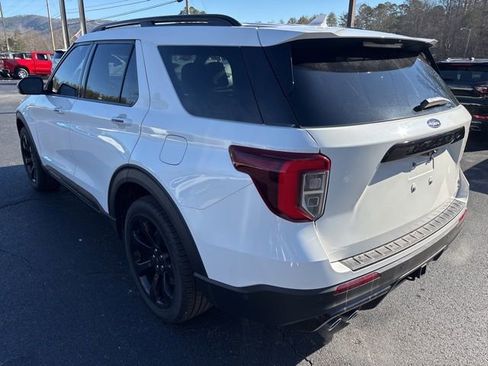 Used 2020 Ford Explorer ST w/ ST Street Pack image 8