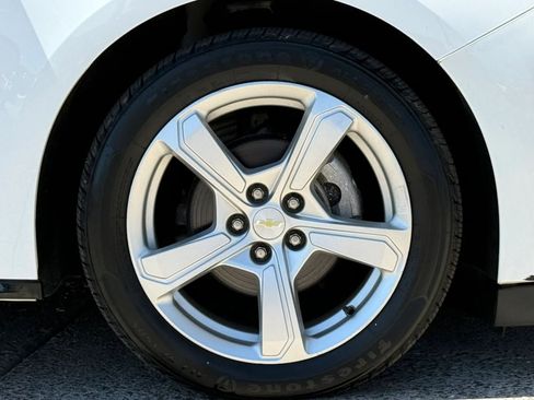 Used 2017 Chevrolet Volt LT w/ Comfort Package FWD image 26