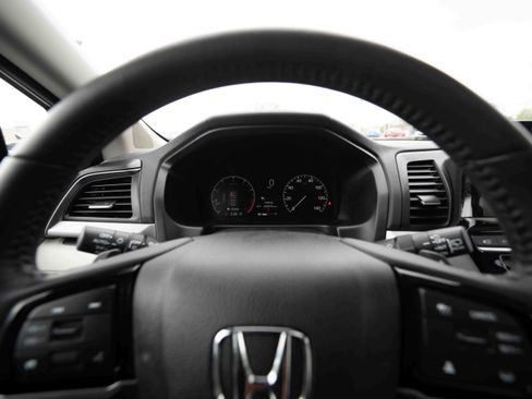 Certified 2025 Honda Odyssey EX-L image 15