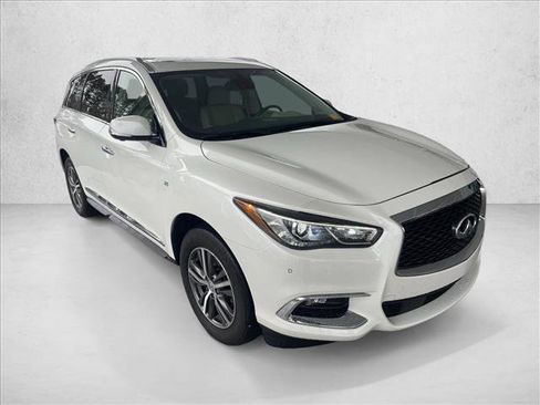 Used 2019 INFINITI QX60 Luxe w/ Essential Package image 3