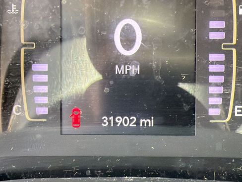 Used 2020 Jeep Cherokee Latitude Plus FWD image 18
