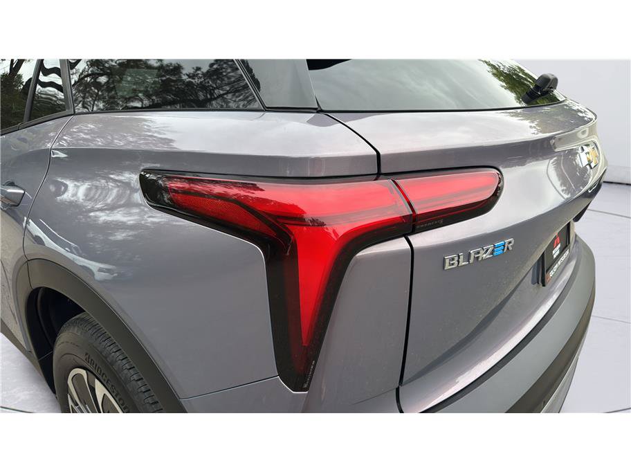 Used 2024 Chevrolet Blazer EV LT AWD/4WD image 39