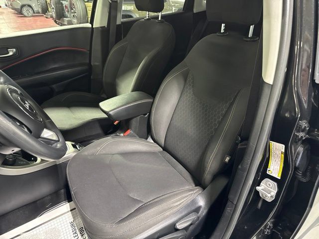 Used 2018 Jeep Compass Sport w/ Tech Group AWD/4WD image 19