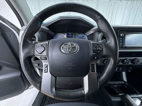 Used 2019 Toyota Tacoma SR5 image 9