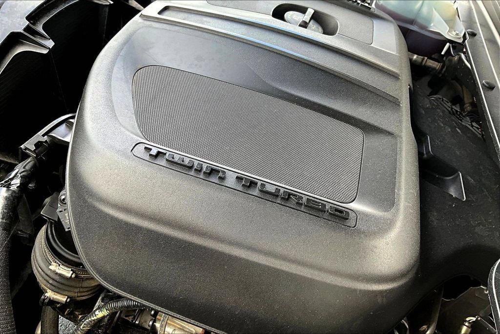 Used 2025 RAM 1500 Laramie AWD/4WD image 29
