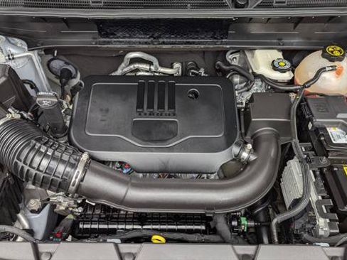 Used 2022 GMC Acadia SLE w/ Driver Convenience Package FWD image 29