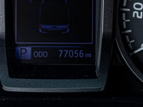 Used 2018 Toyota Tacoma TRD Off-Road w/ Technology Package image 20