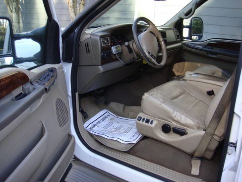 Used 2001 Ford Excursion Limited AWD/4WD image 10
