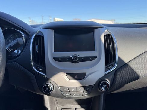 Used 2018 Chevrolet Cruze LS w/ LS Fleet Convenience Package image 11