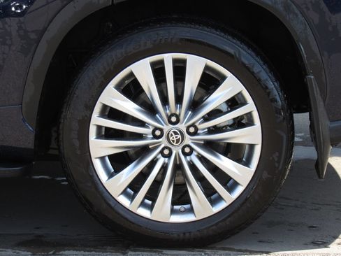 Used 2023 Toyota Highlander Platinum AWD/4WD image 43