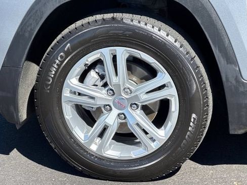 Used 2024 GMC Terrain SLE AWD/4WD image 43