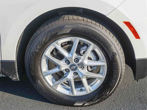 Used 2024 Chevrolet Equinox LT image 9