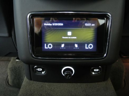 Used 2023 Bentley Bentayga AWD/4WD image 35
