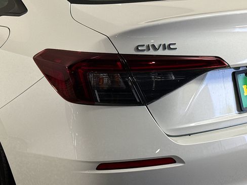 Used 2025 Honda Civic Sport image 36