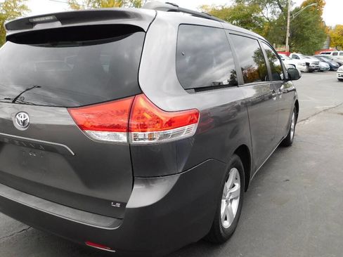 Used 2011 Toyota Sienna LE image 6