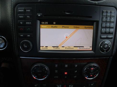 Used 2012 Mercedes-Benz GL 550 4MATIC image 15