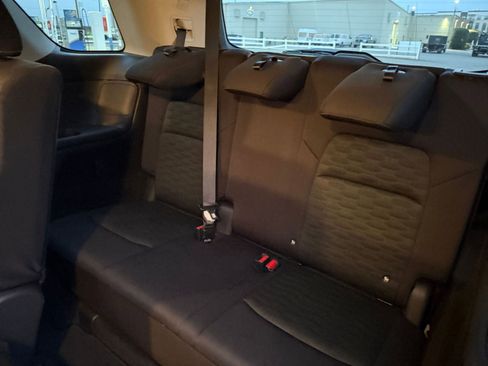 Used 2025 Nissan Pathfinder SV image 30