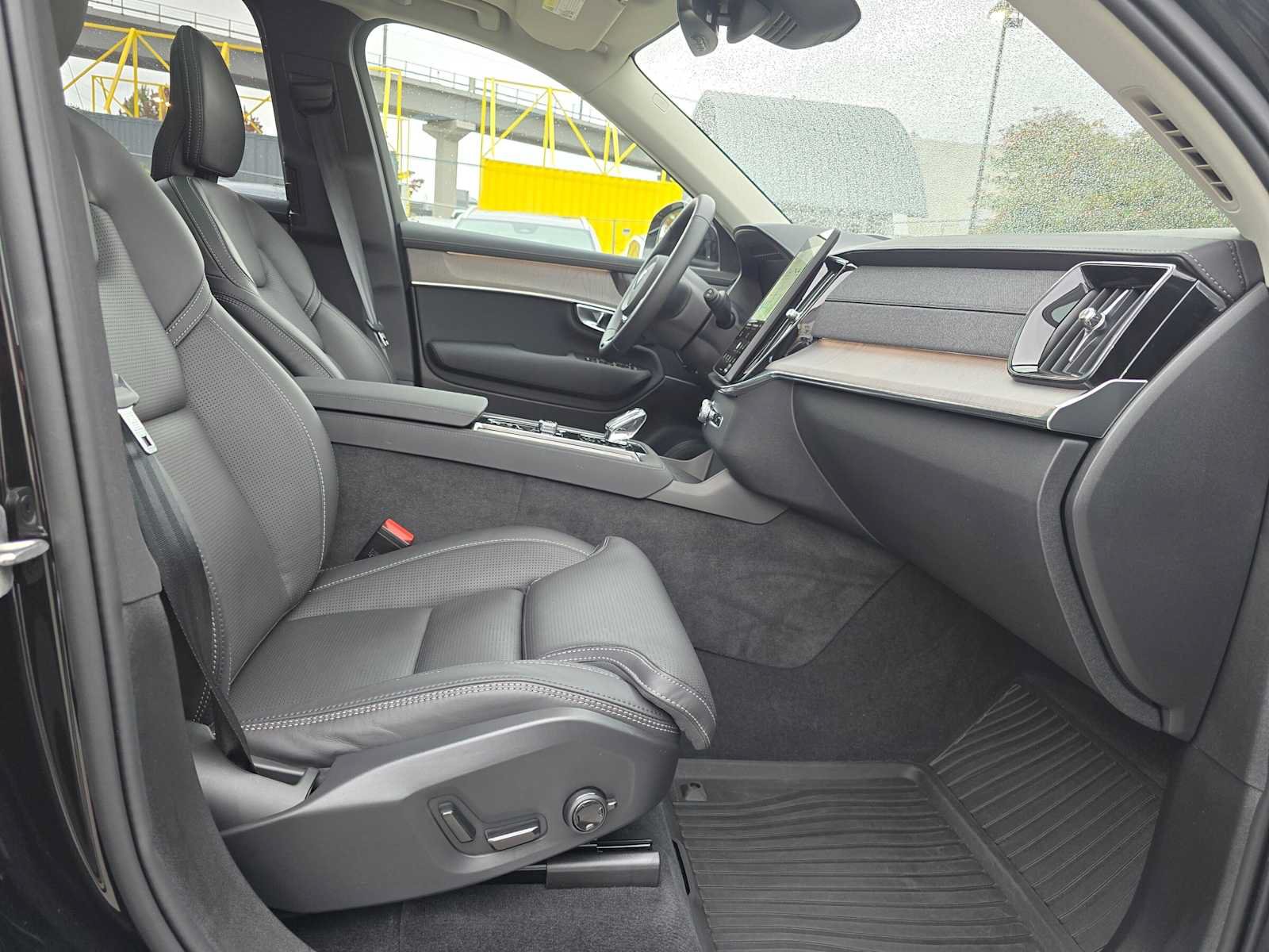 Used 2026 Volvo XC90 B6 Ultra w/ Protection Package AWD/4WD image 10