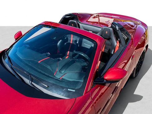 Certified 2022 Ferrari 812 GTS RWD image 32