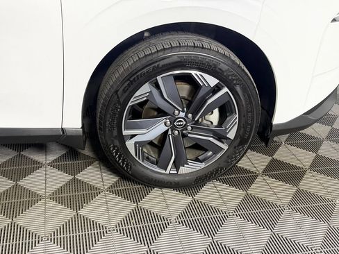 Used 2025 Nissan Murano SV FWD image 14