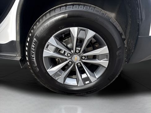 Used 2026 Chevrolet Equinox LT AWD/4WD image 8