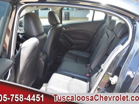 Used 2018 MAZDA MAZDA3 Touring FWD image 22