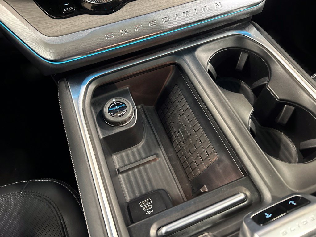 Certified 2025 Ford Expedition Max Platinum AWD/4WD image 23