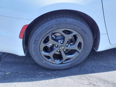 New 2023 Chrysler Pacifica Touring-L w/ S Appearance Package image 23