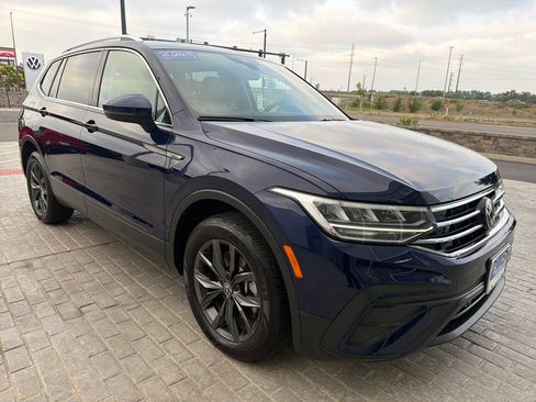 Certified 2024 Volkswagen Tiguan SE w/ Panoramic Sunroof Package AWD/4WD image 9