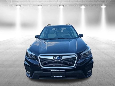 Used 2021 Subaru Forester Premium image 3