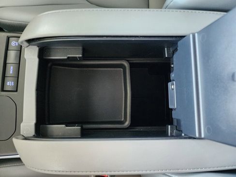 Used 2022 Toyota Highlander XLE image 55