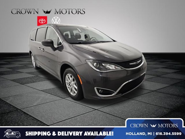 Used 2020 Chrysler Pacifica Touring w/ Cold Weather Group FWD image 1