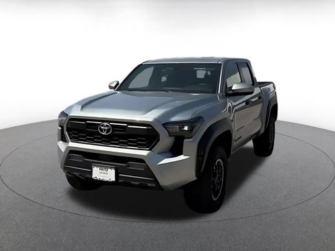 Used 2025 Toyota Tacoma TRD Off-Road AWD/4WD image 5