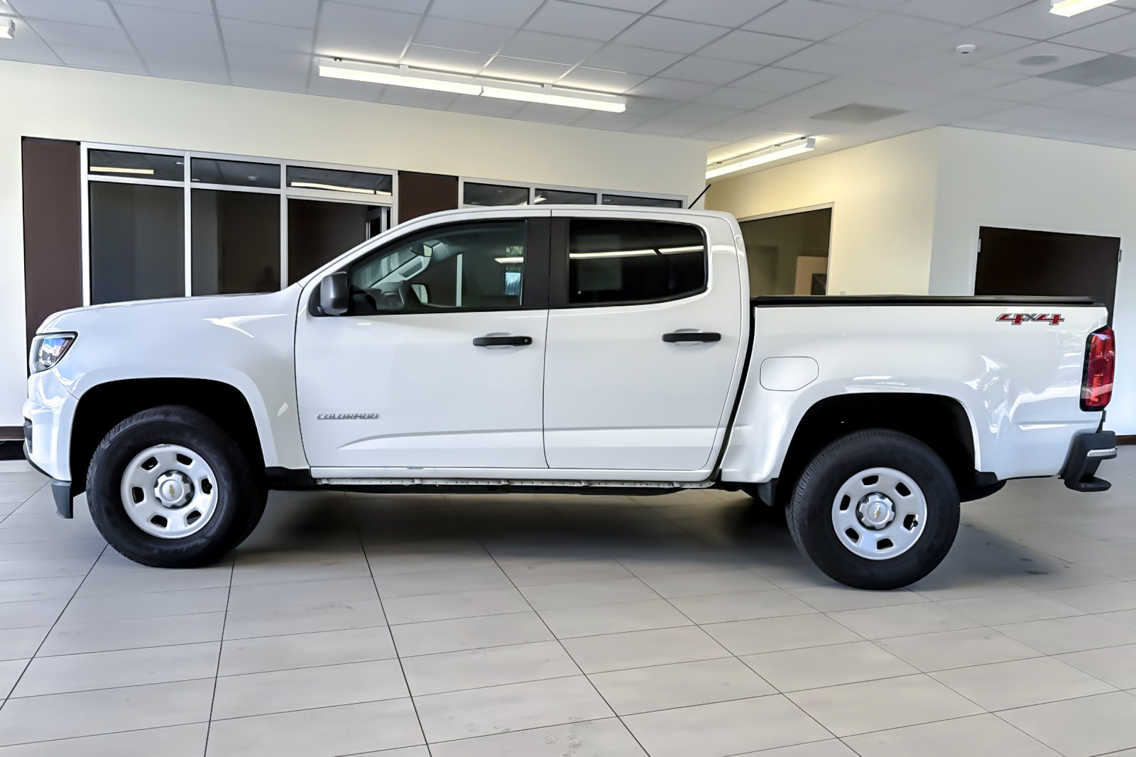 Used 2020 Chevrolet Colorado W/T w/ WT Convenience Package AWD/4WD image 7