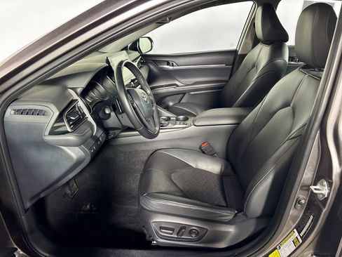 Used 2024 Toyota Camry XSE FWD image 11