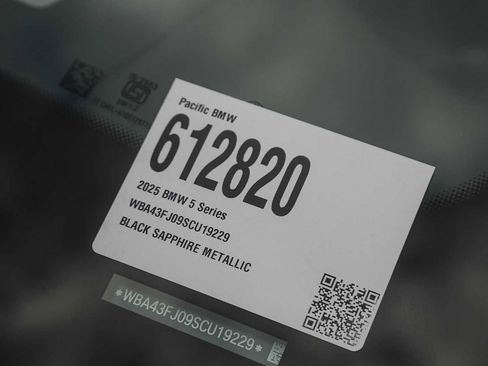 Certified 2025 BMW 530i image 24