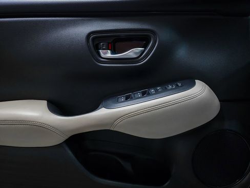 Used 2024 Honda HR-V LX image 17