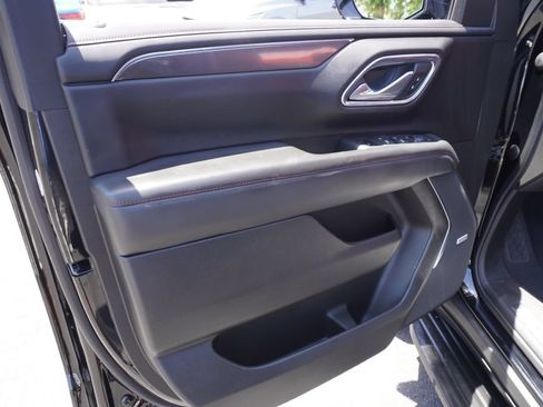 Certified 2023 Chevrolet Suburban RST w/ Sport Performance Package AWD/4WD image 16
