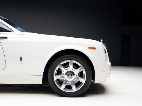Used 2013 Rolls-Royce Phantom Drophead Coupe RWD image 39