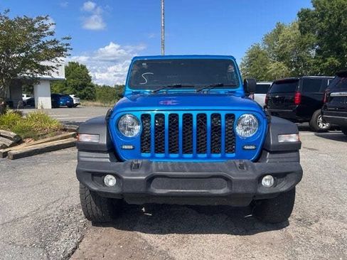 Used 2024 Jeep Wrangler Unlimited Sport w/ Convenience Group AWD/4WD image 2