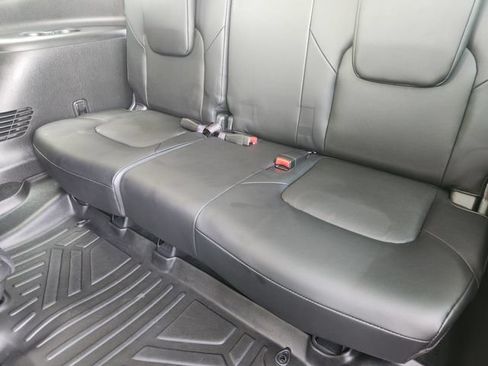 Used 2022 Nissan Armada SV w/ SV Appearance Package RWD image 26