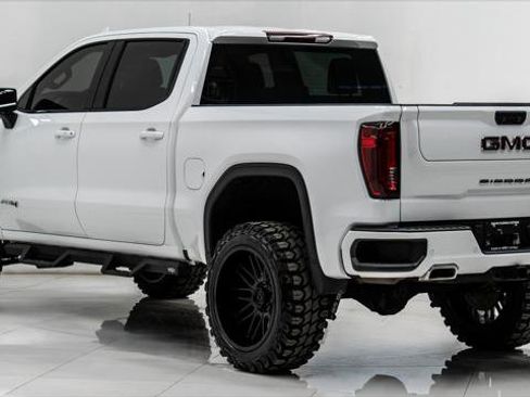 Used 2023 GMC Sierra 1500 AT4 image 10