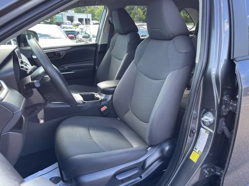 Used 2025 Toyota RAV4 LE AWD/4WD image 14