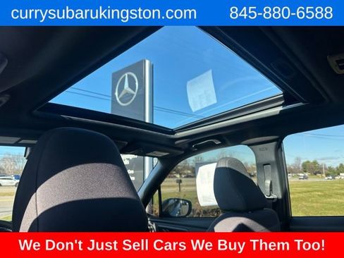 Used 2025 Subaru Forester Premium image 39