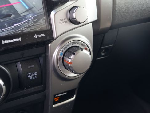 Used 2022 Toyota 4Runner SR5 Premium w/ Moonroof Package AWD/4WD image 29
