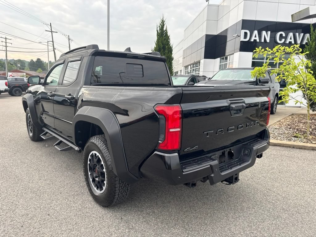 Used 2024 Toyota Tacoma TRD Off-Road w/ TRD Off Road Upgrade Package AWD/4WD image 4