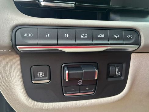 Used 2024 Cadillac Escalade Sport Platinum w/ LPO, ONYX Package AWD/4WD image 24