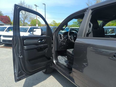 Used 2025 RAM 1500 Big Horn AWD/4WD image 11